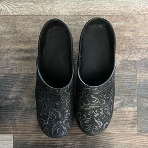 Sanita clogs